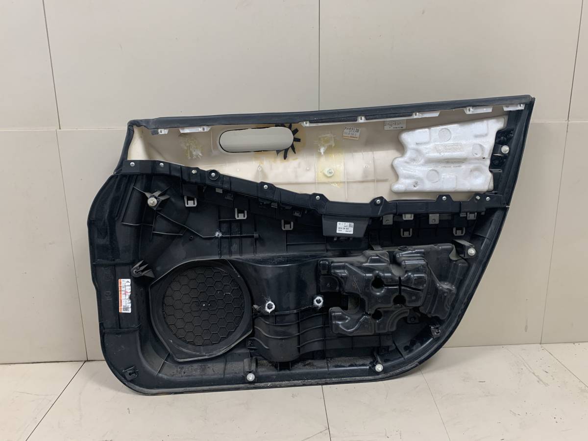 Обшивка двери передней левой Mazda CX-7 (ER) 2006-2012
