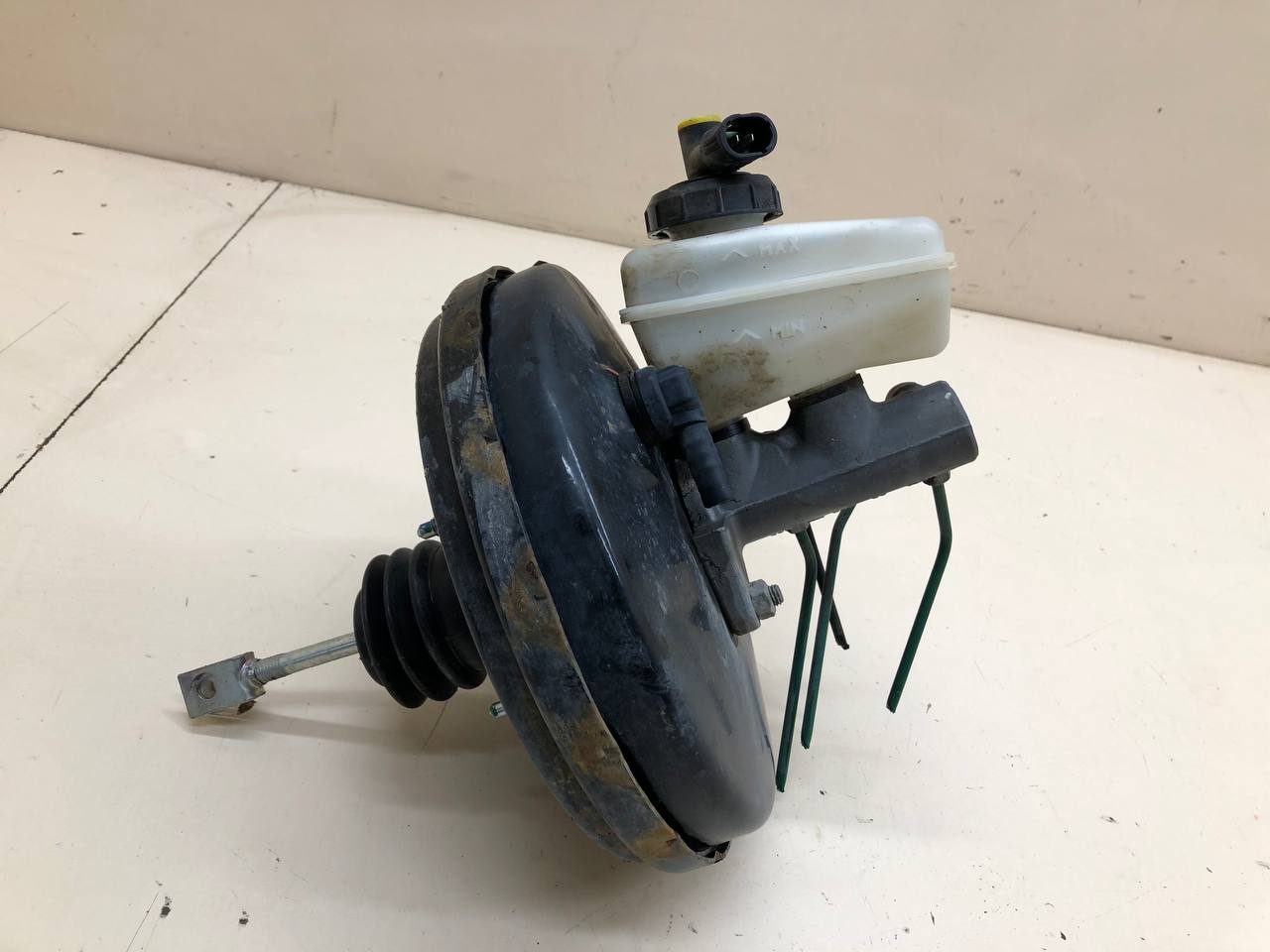 Усилитель тормозов вакуумный Renault Sandero 2009-2014