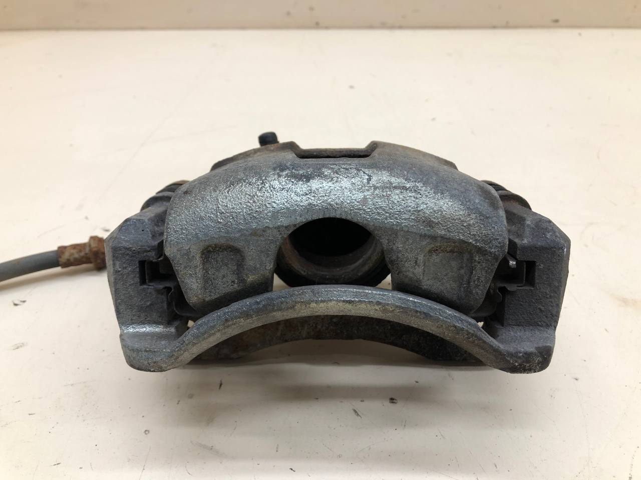 Суппорт передний правый Chevrolet Lacetti (J200) 2003-2013 Суппорт передний правый Chevrolet Lacetti (J200) 2003-2013