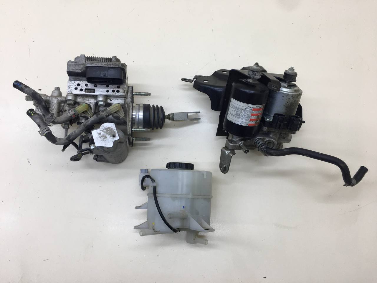 Блок ABS (насос) Toyota Rav 4 (XA40) 2013-2019 Блок ABS (насос) Toyota Rav 4 (XA40) 2013-2019