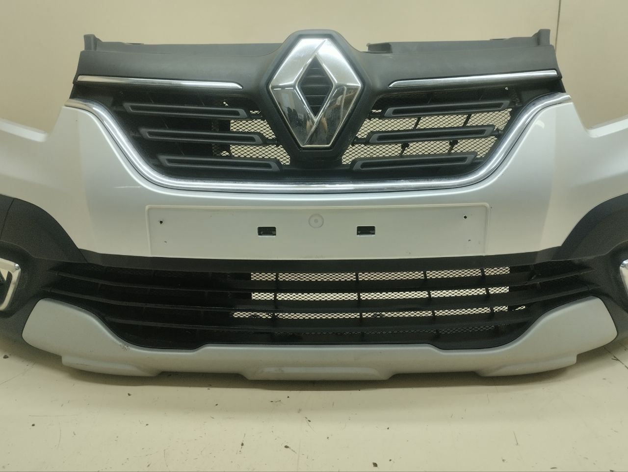 Бампер передний Renault Sandero Stepway (5S) 2014-2022 Бампер передний Renault Sandero Stepway (5S) 2014-2022