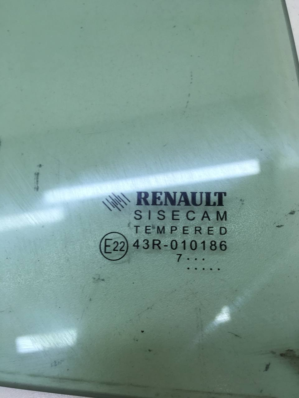 Стекло двери задней правой (форточка) Renault Sandero Stepway (5S) 2014-2022 Стекло двери задней правой (форточка) Renault Sandero Stepway (5S) 2014-2022