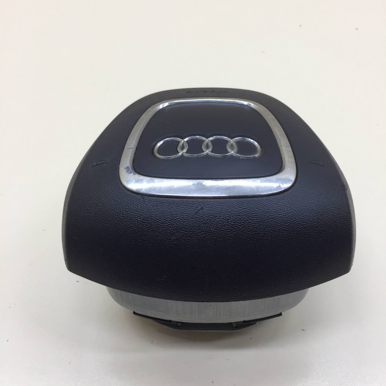 Подушка безопасности в рулевое колесо Audi Q7 (4L) 2005-2015