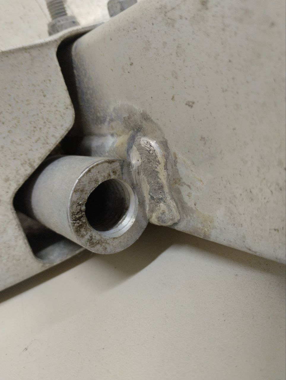 Усилитель заднего бампера Audi Q5 (8R) 2008-2017