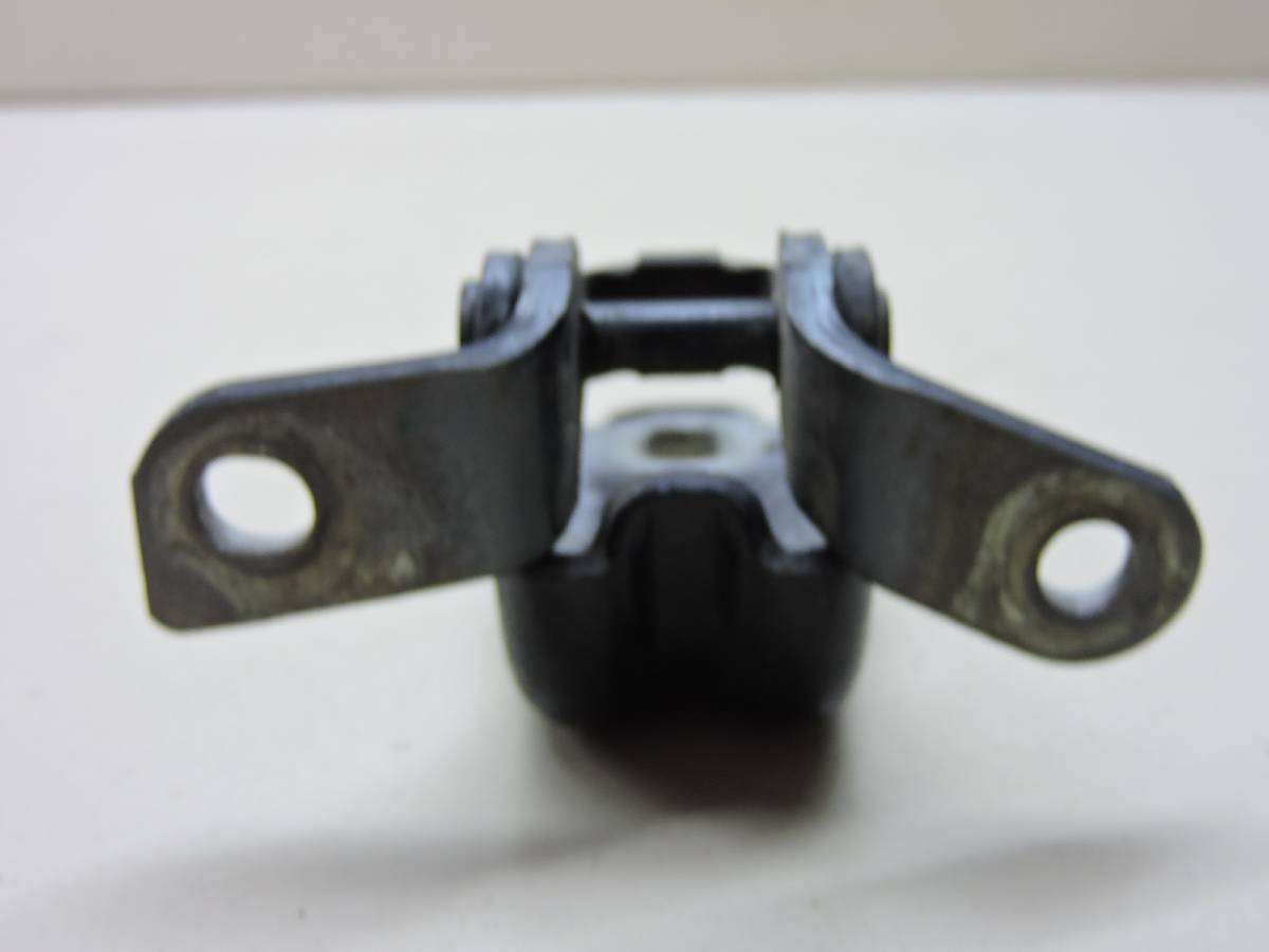 Петля двери задней правой нижняя Opel Astra J 2010-2017