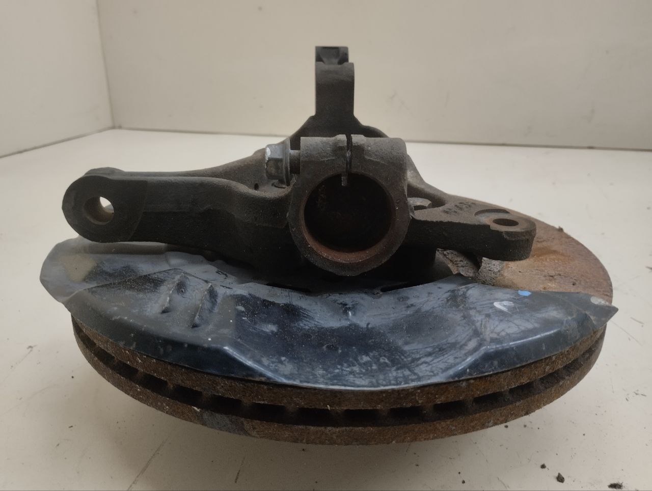 Кулак поворотный передний правый Subaru Legacy Outback (B14) 2010-2014