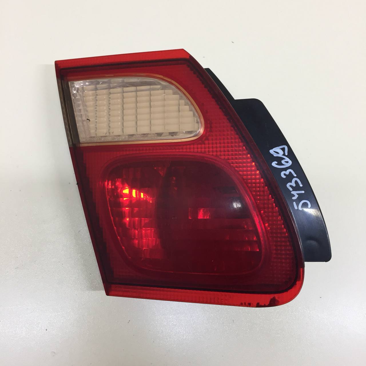 Фонарь задний внутренний левый Nissan Almera (N16) 2000-2006 Фонарь задний внутренний левый Nissan Almera (N16) 2000-2006