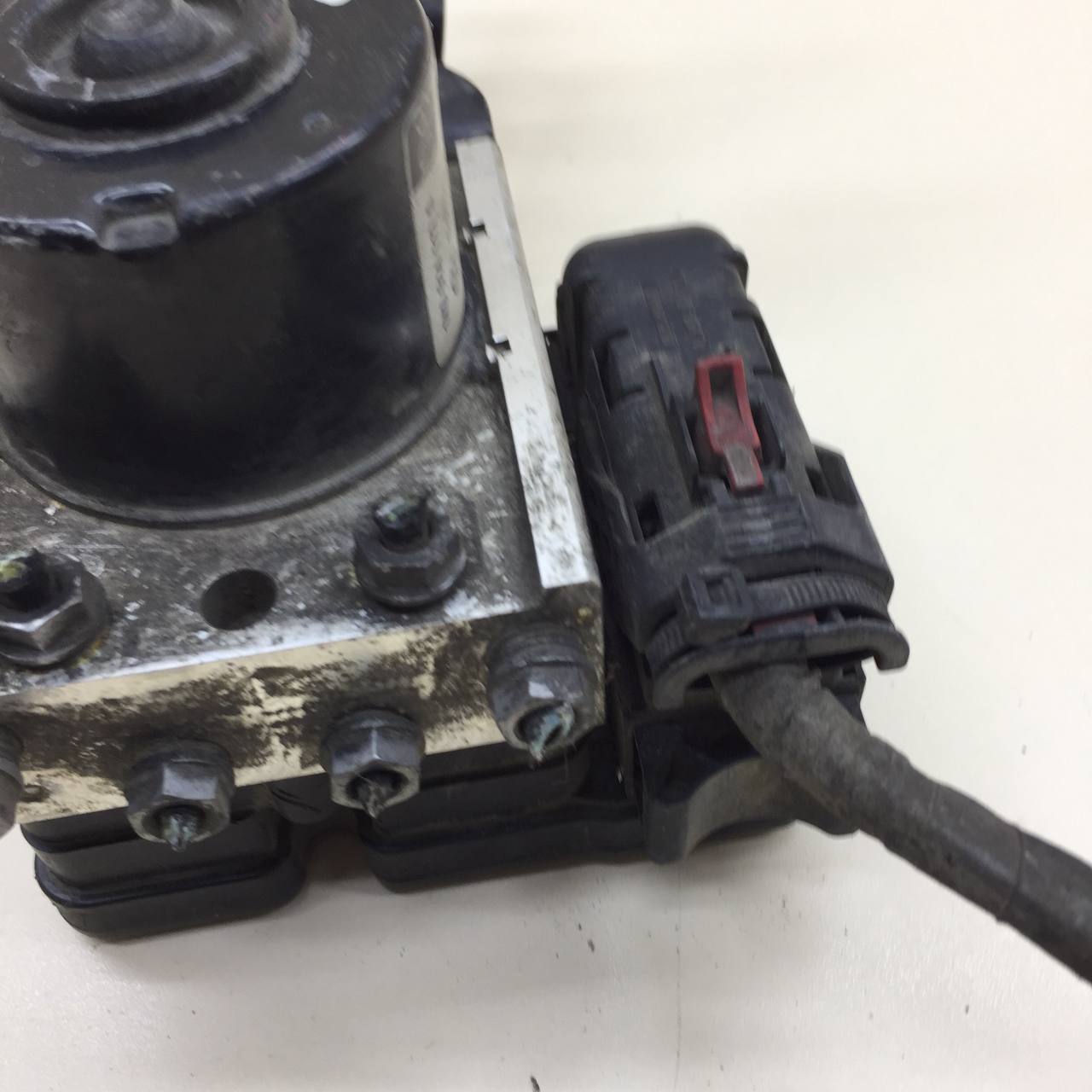 Блок ABS (насос) Skoda Octavia (A5 1Z-) 2004-2013 Блок ABS (насос) Skoda Octavia (A5 1Z-) 2004-2013