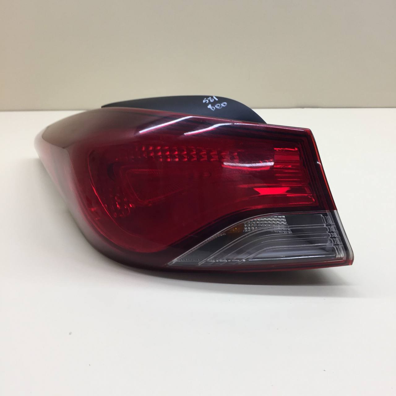 Фонарь задний наружный левый Hyundai Elantra (MD) 2011-2016