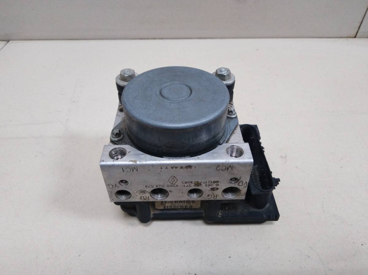 Блок ABS (насос) Renault Clio (3) 2005-2012 Блок ABS (насос) Renault Clio (3) 2005-2012