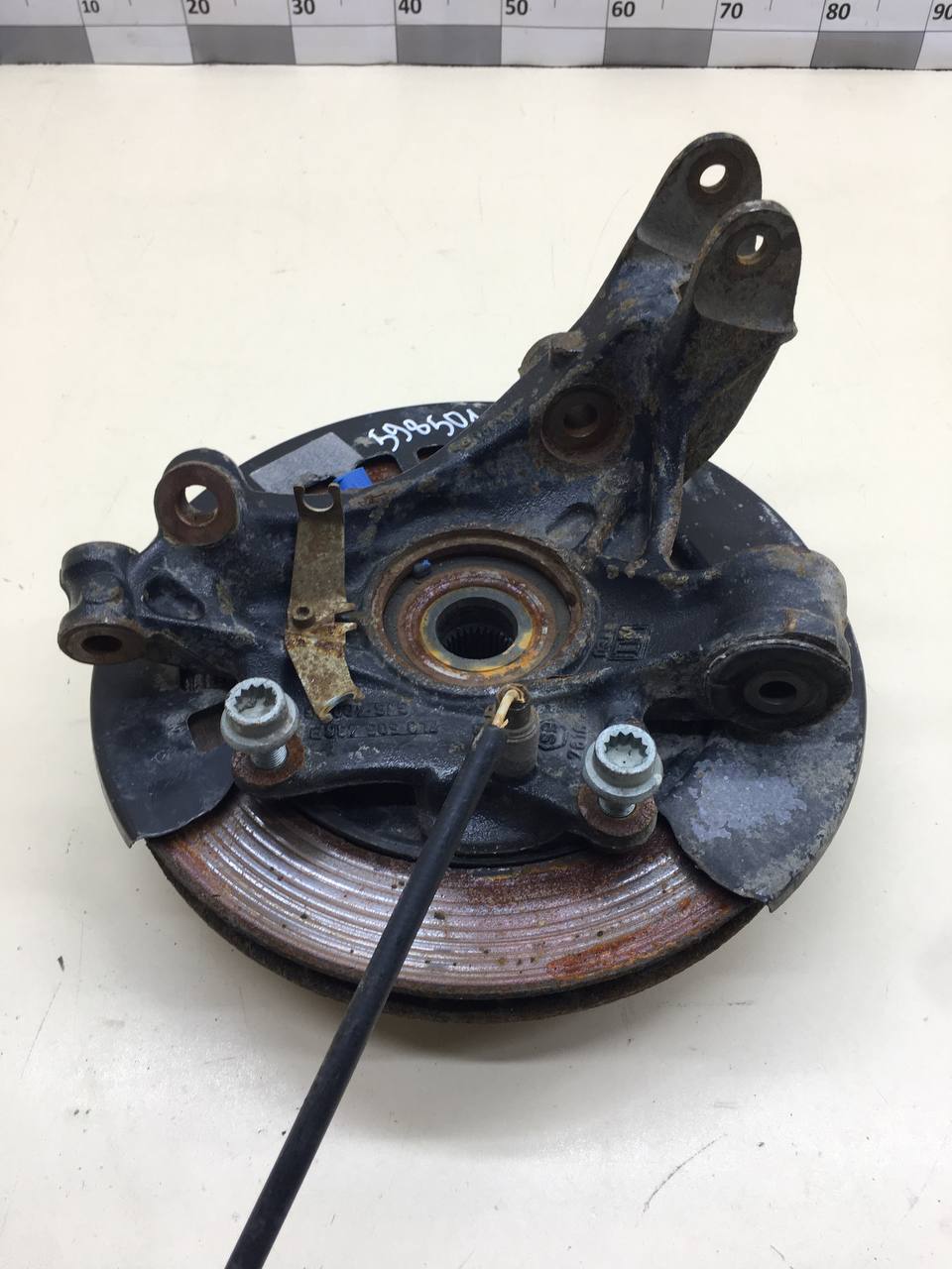 Кулак поворотный задний правый Porsche Cayenne 2003-2010