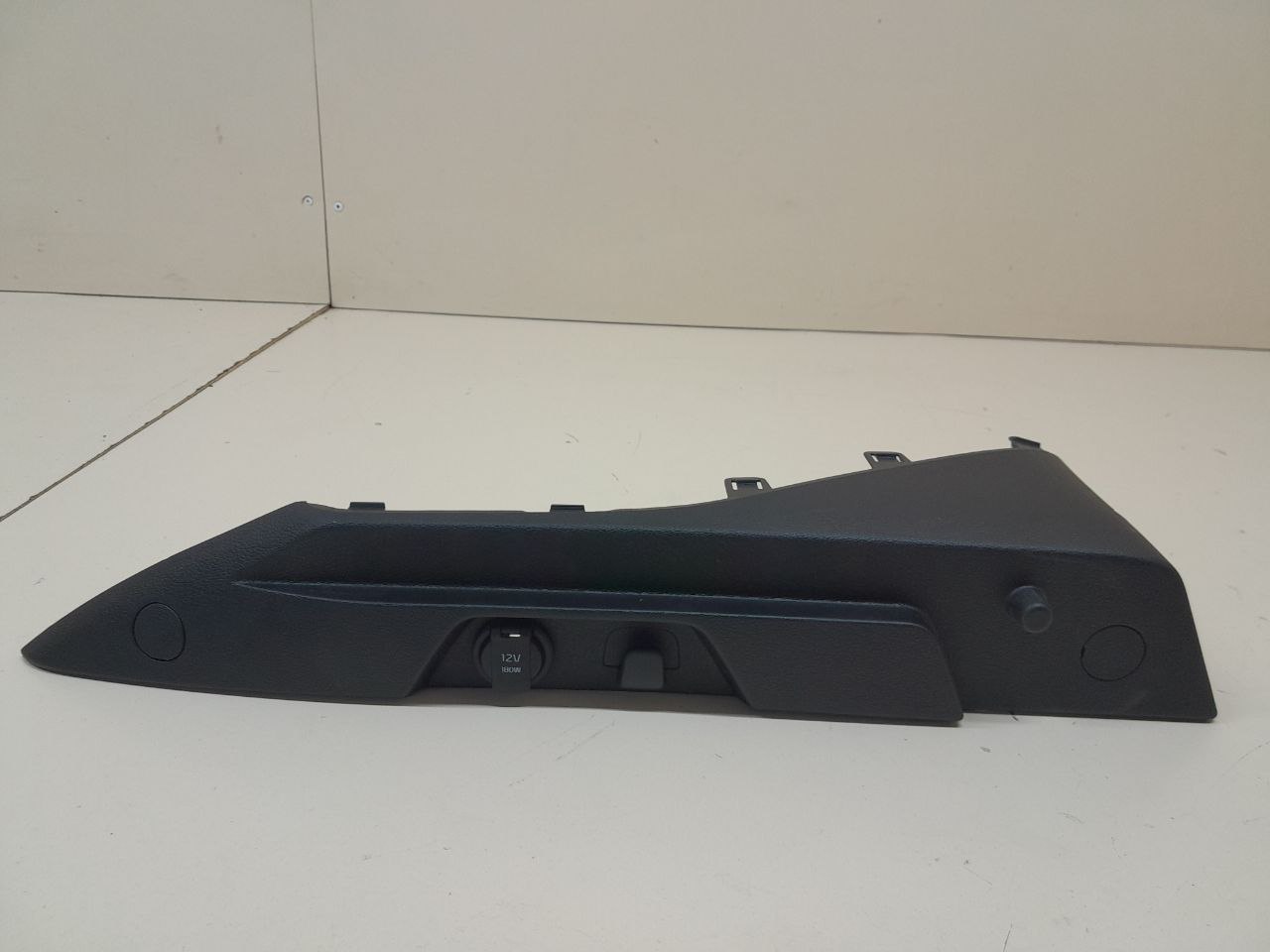 Держатель задней полки Kia Xceed 2019-2023