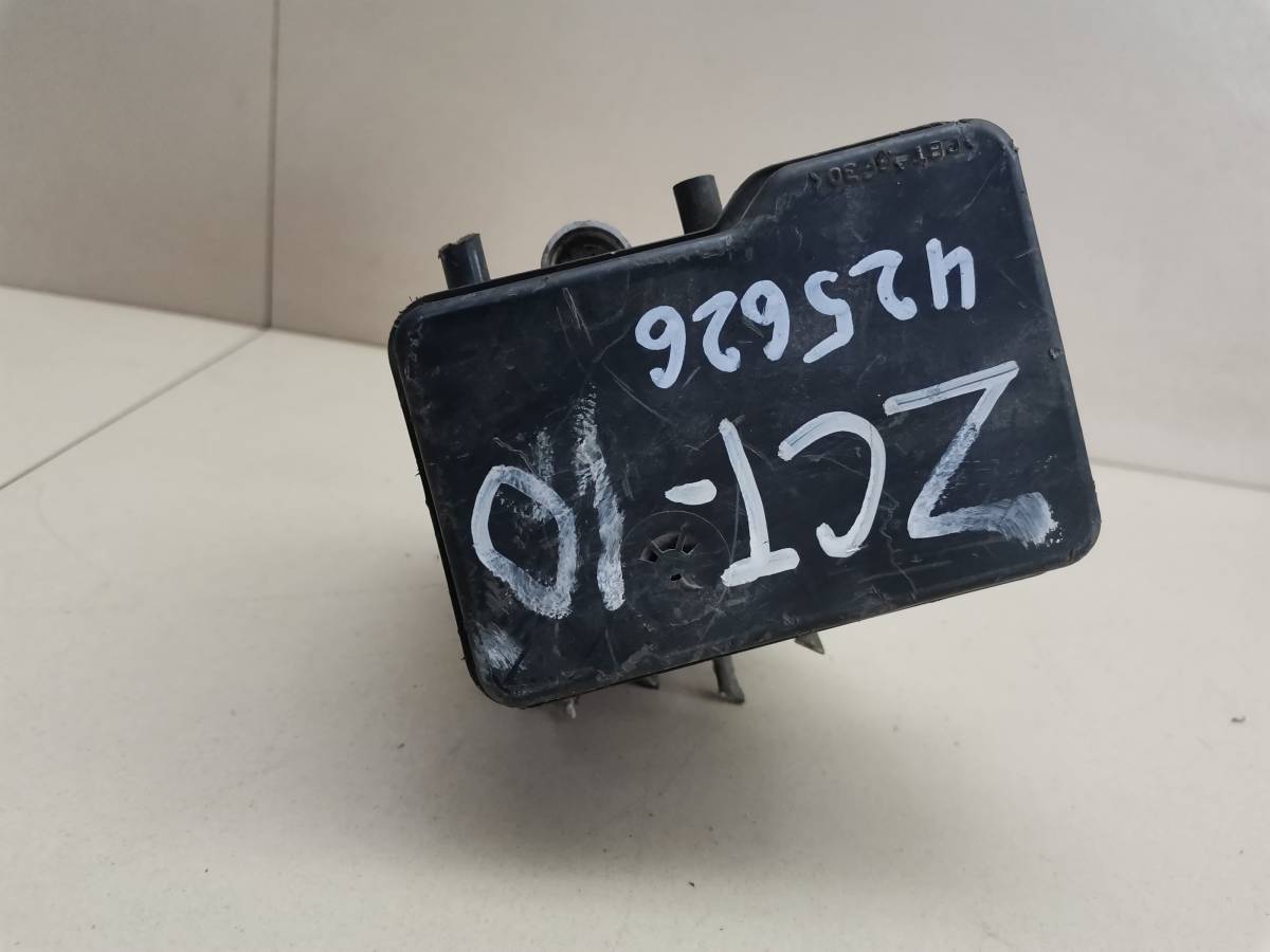 Блок ABS (насос) Toyota Opa (T10) 2000-2005