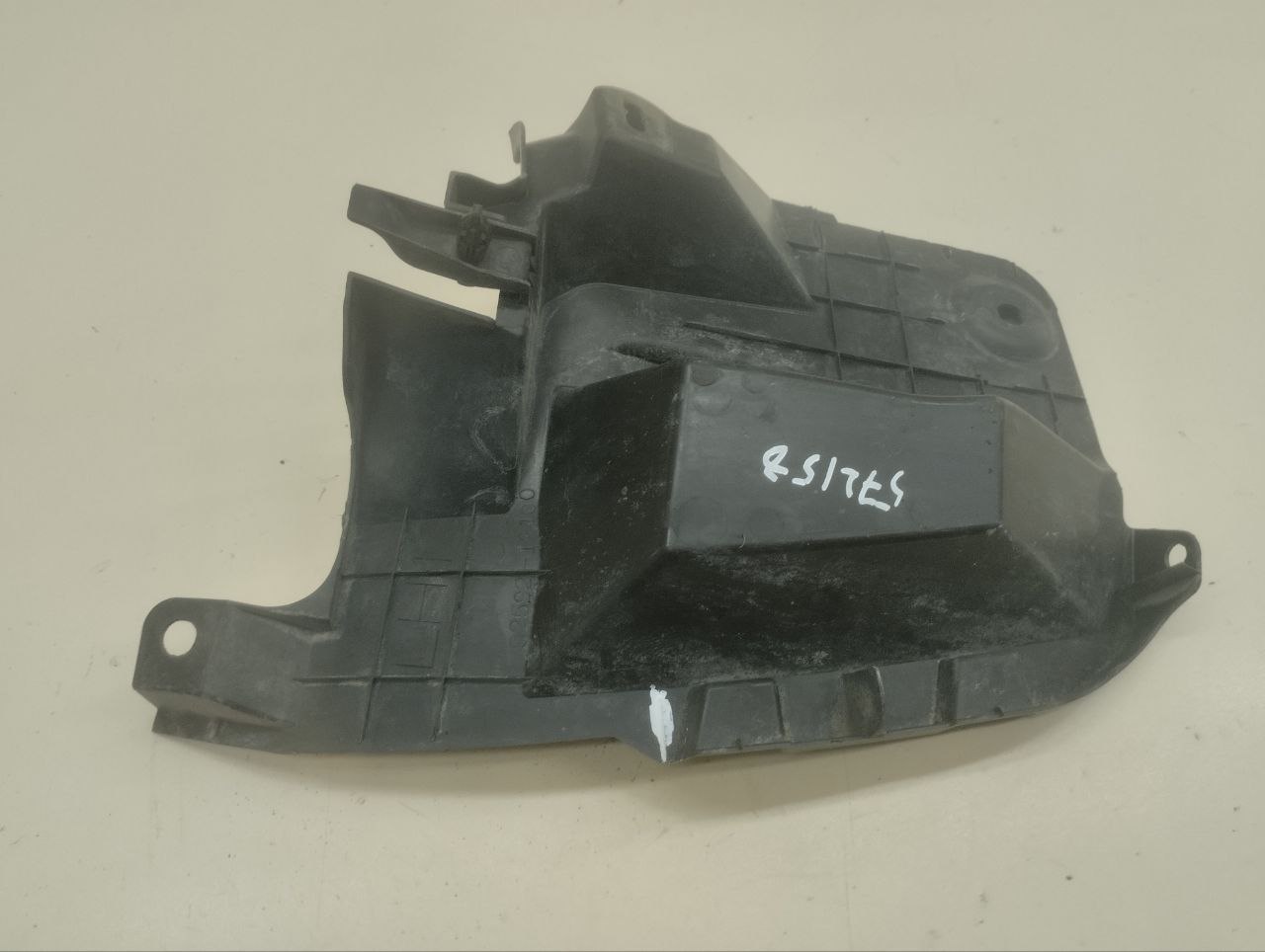 Пыльник (кузов наружные) Toyota Auris (E150) 2006-2012 Пыльник (кузов наружные) Toyota Auris (E150) 2006-2012