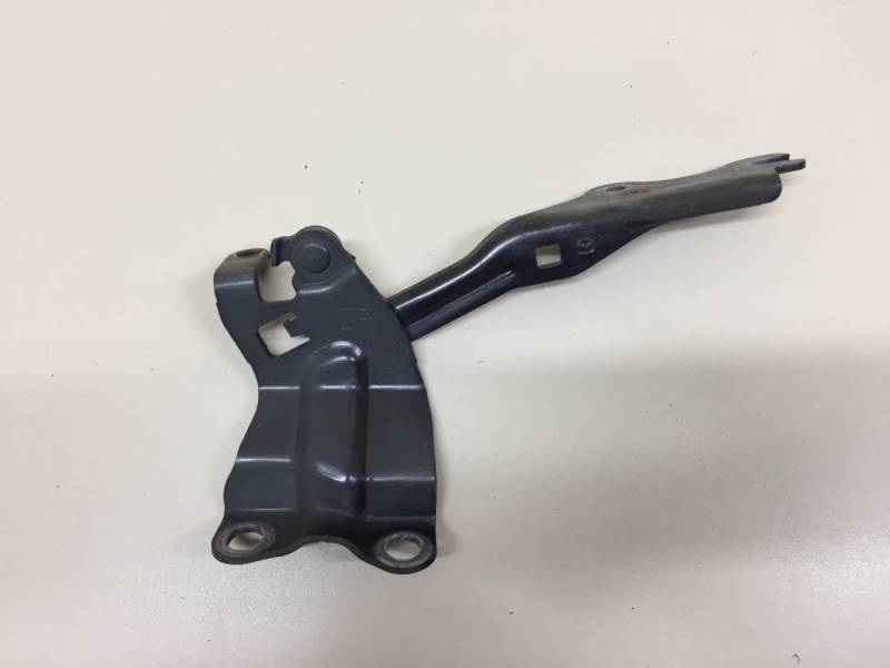 Петля капота правая Mazda Mazda 3 (BL) 2009-2013