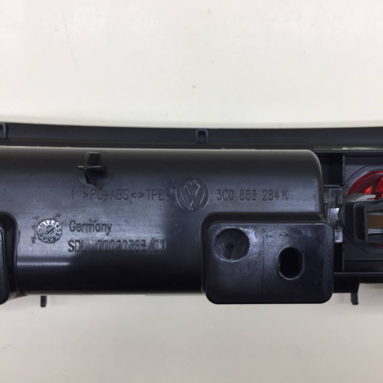 Пепельница передняя Volkswagen Passat B7 2011-2015 Пепельница передняя Volkswagen Passat B7 2011-2015