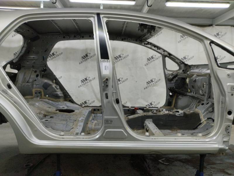 Порог со стойкой правый Toyota Auris (E150) 2006-2012
