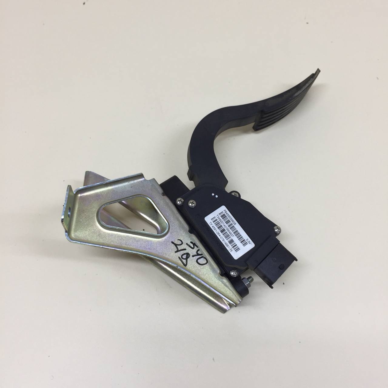 Педаль газа Lada Vesta 2015>