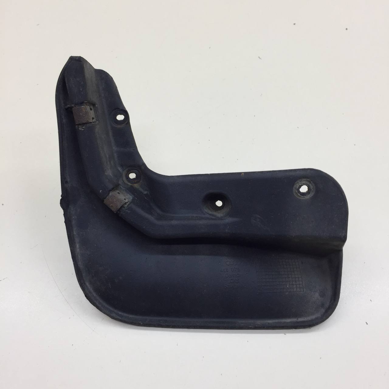 Брызговик задний правый Audi A7 (C8) 2017>