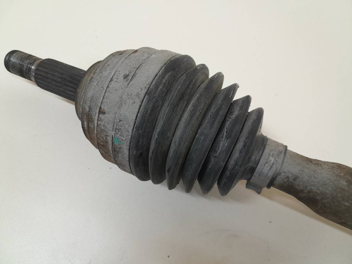 Полуось передняя левая Renault Logan (1) 2005-2014 Полуось передняя левая Renault Logan (1) 2005-2014