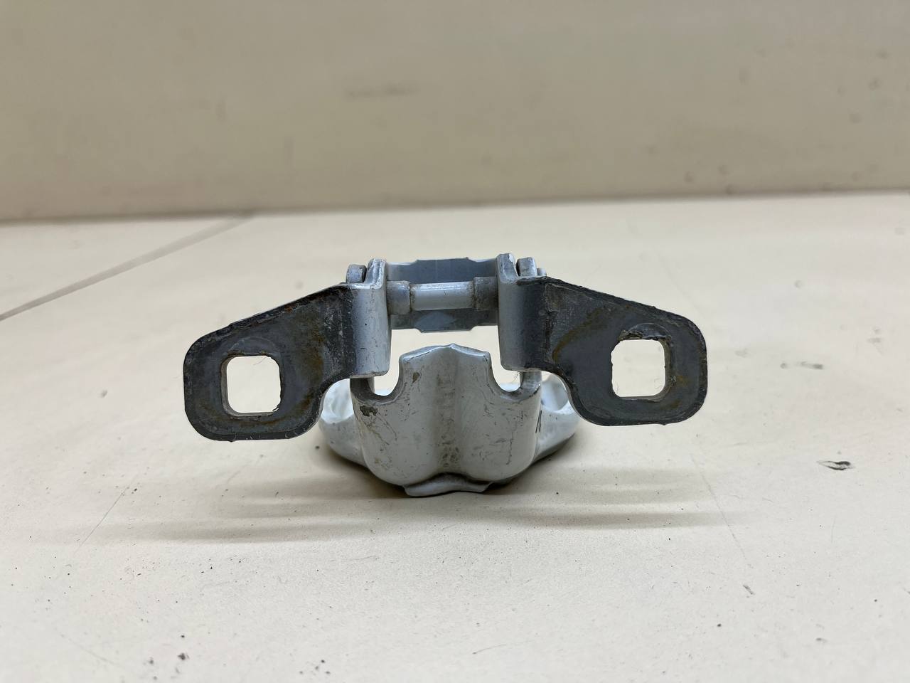 Петля двери Renault Logan (1) 2005-2014 Петля двери Renault Logan (1) 2005-2014