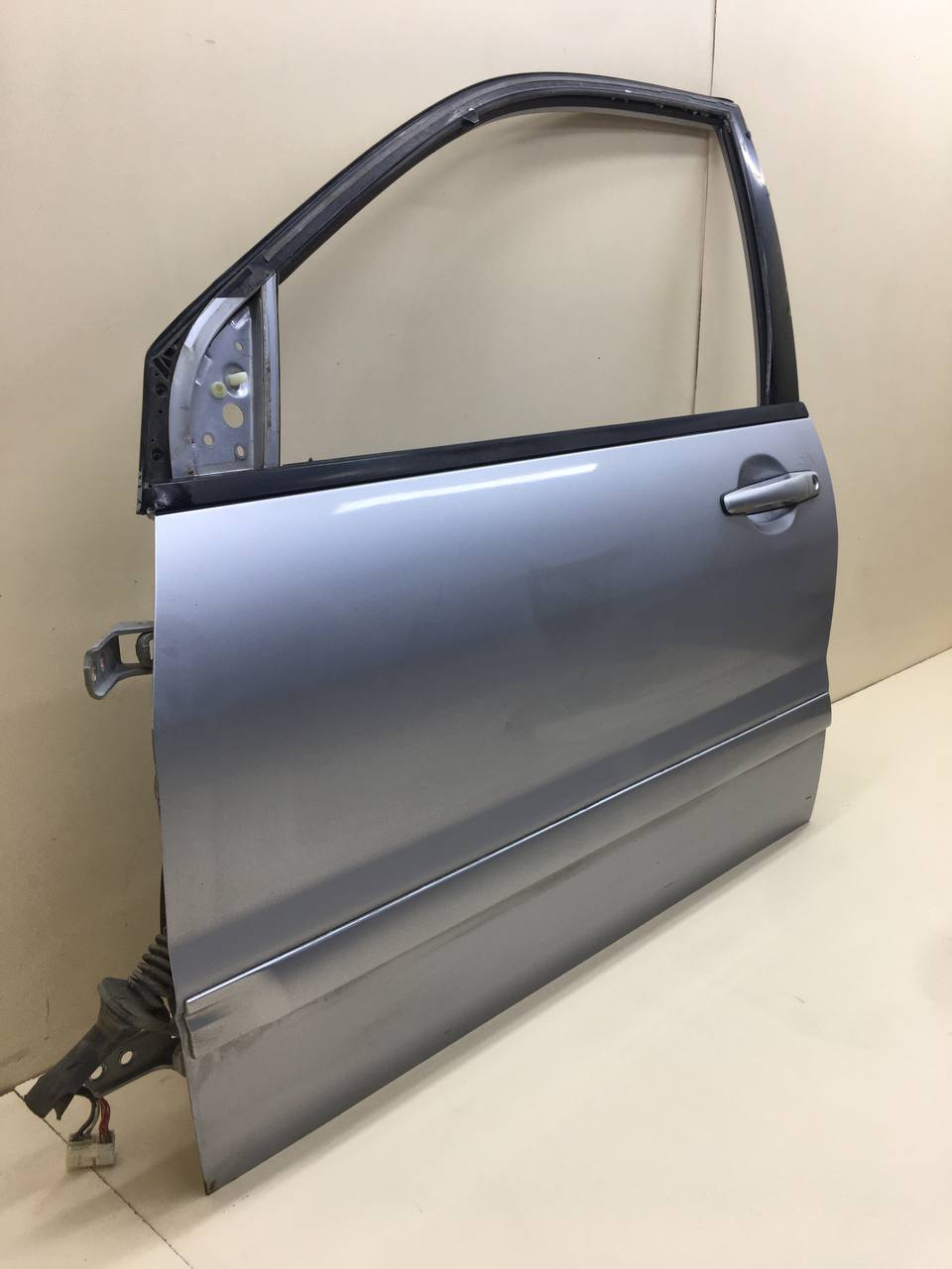 Дверь передняя левая Mitsubishi Lancer 9  (CS/Classic) 2000-2011