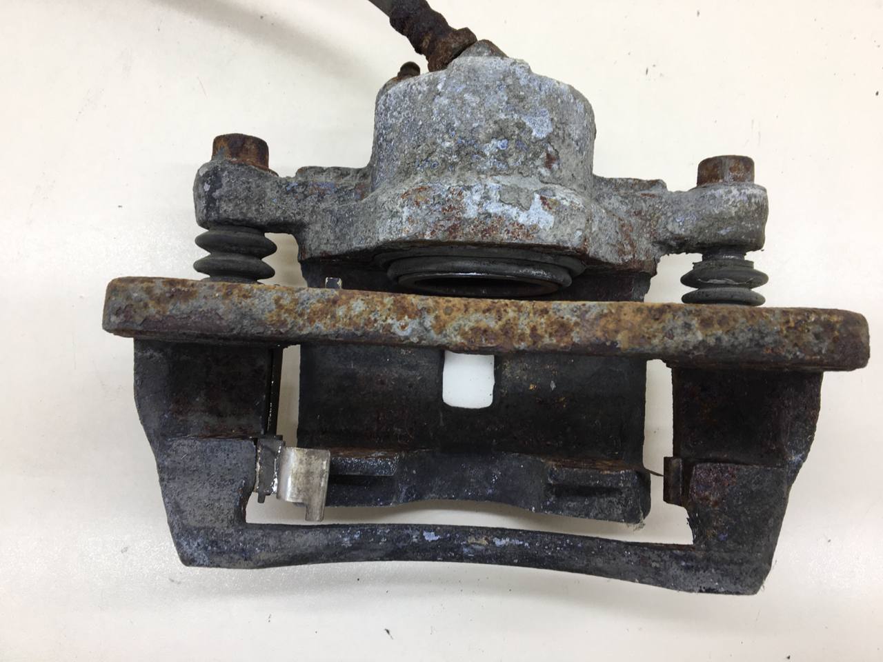 Суппорт передний левый Kia Spectra (SD) 2004-2011