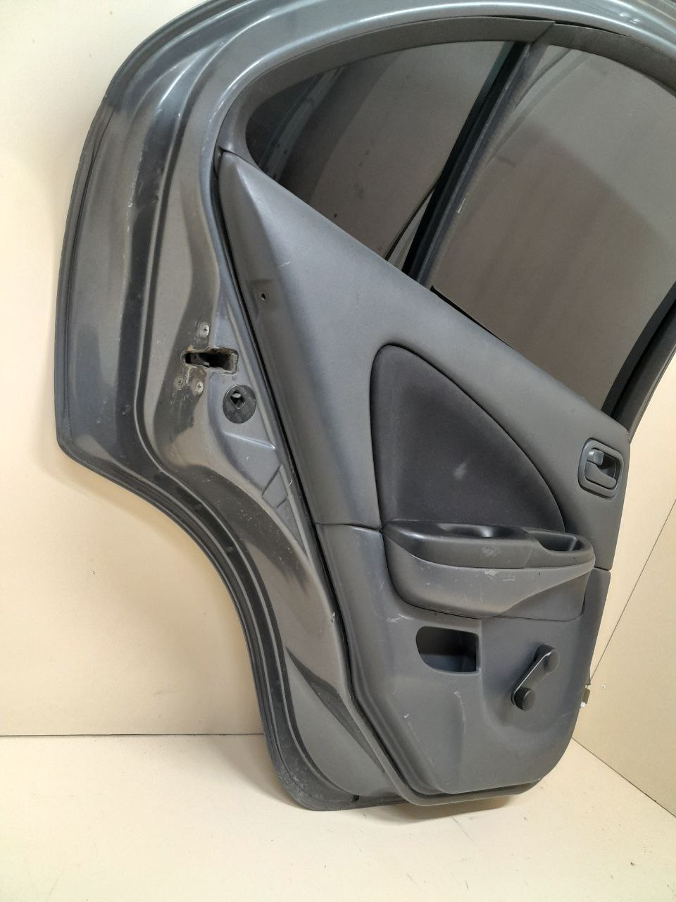 Дверь задняя левая Nissan Almera (N16) 2000-2006 Дверь задняя левая Nissan Almera (N16) 2000-2006