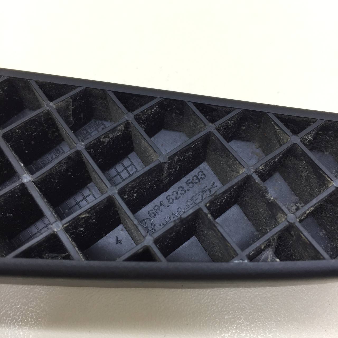 Ручка открывания капота Volkswagen Polo (MK5) 2011-2020 Ручка открывания капота Volkswagen Polo (MK5) 2011-2020