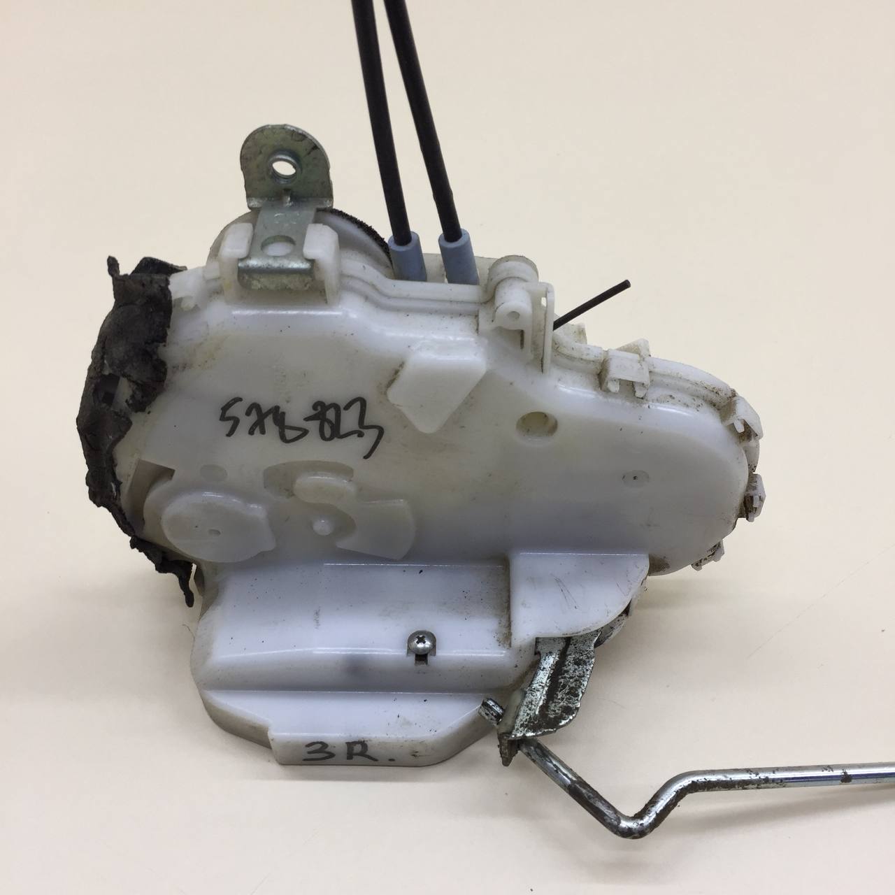 Замок двери задней правой Honda Civic 4D 2006-2012