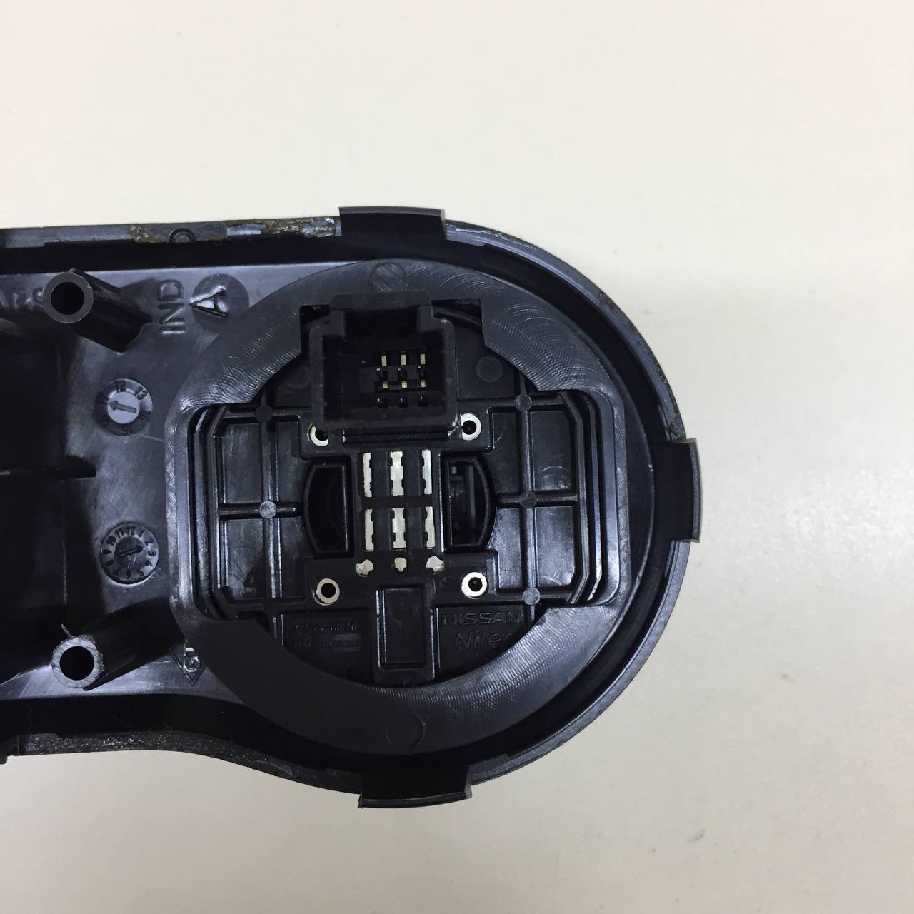 Блок кнопок Renault Duster (HSA, HSM) 2012> Блок кнопок Renault Duster (HSA, HSM) 2012>