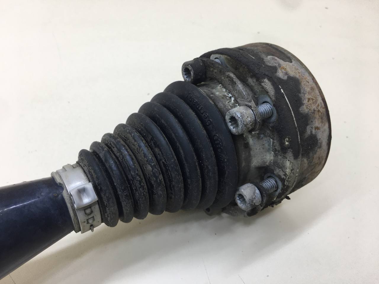 Полуось передняя правая Volkswagen Polo (MK5) 2011-2020 Полуось передняя правая Volkswagen Polo (MK5) 2011-2020
