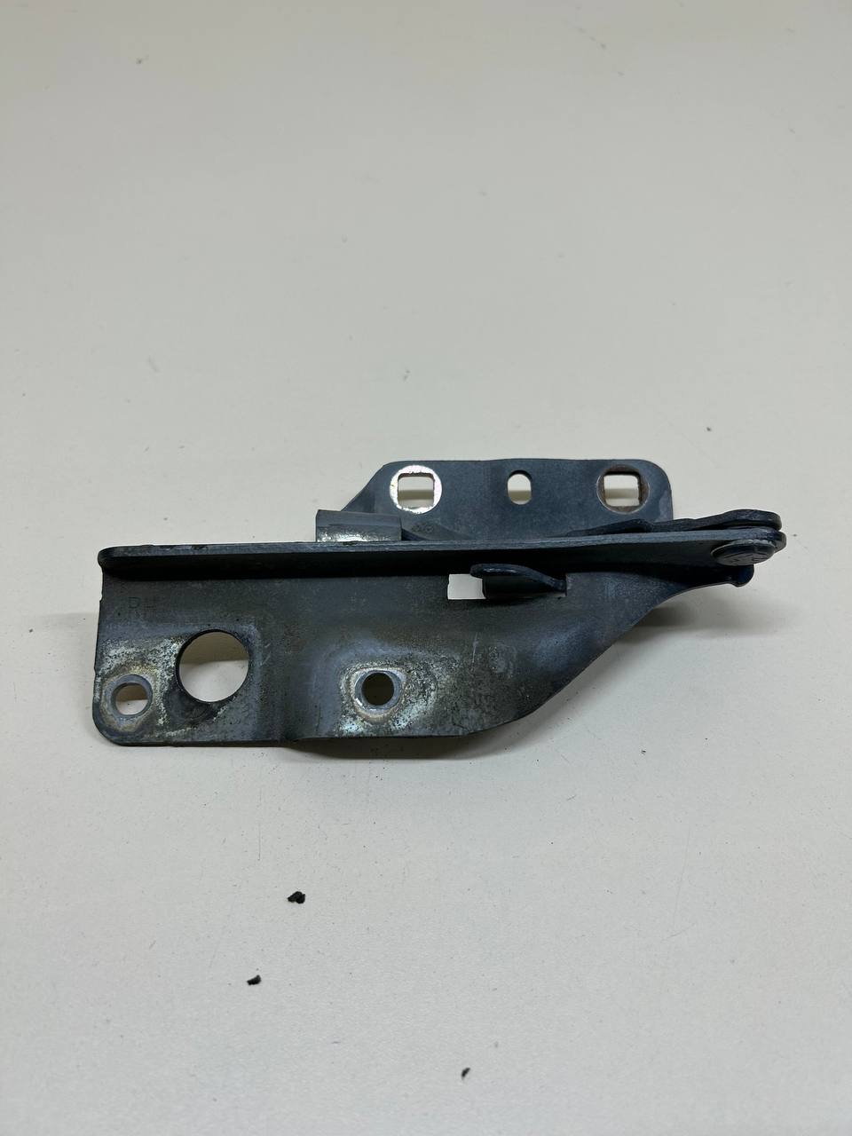 Петля капота правая Nissan Almera Classic (B10) 2006-2013