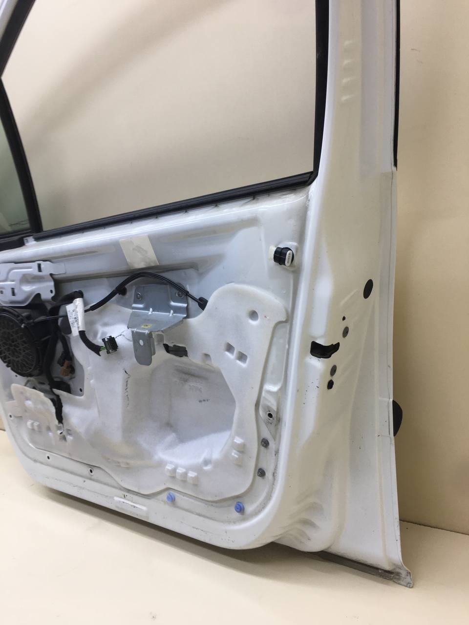 Дверь передняя правая Peugeot 207 2006-2013