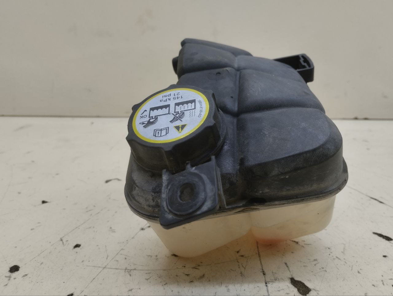 Бачок расширительный Ford Mondeo 4 2007-2015 Бачок расширительный Ford Mondeo 4 2007-2015