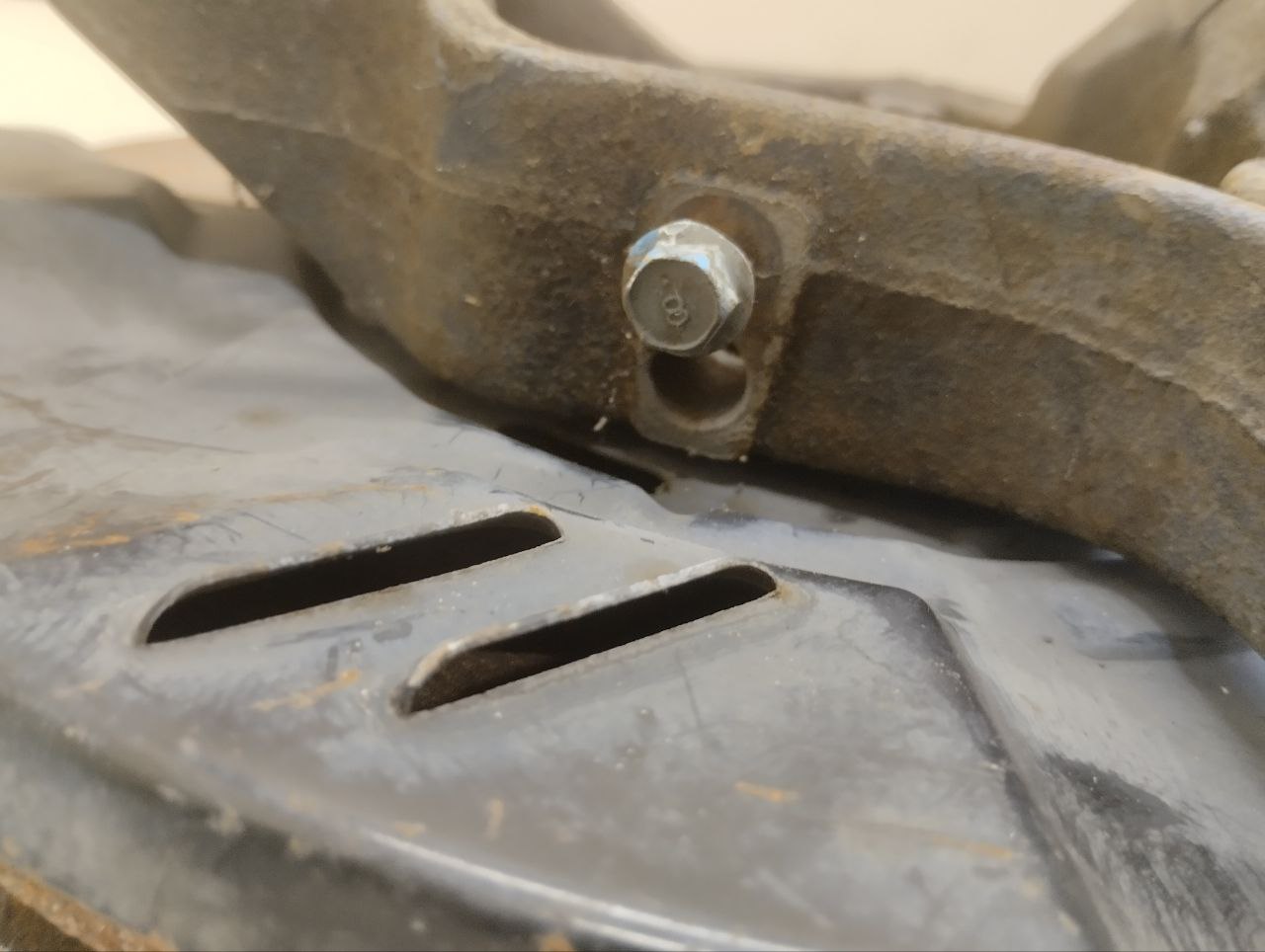 Кулак поворотный передний правый Subaru Legacy Outback (B14) 2010-2014