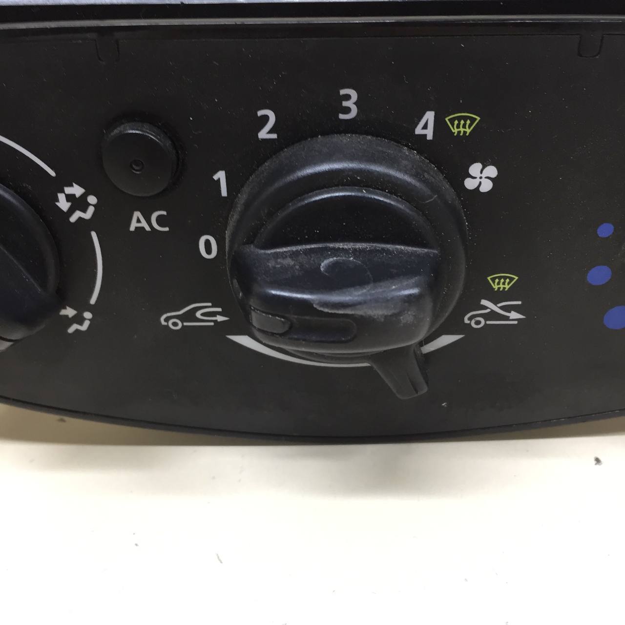Блок управления отопителем Nissan Almera 3 (G11, G15) 2012> Блок управления отопителем Nissan Almera 3 (G11, G15) 2012>