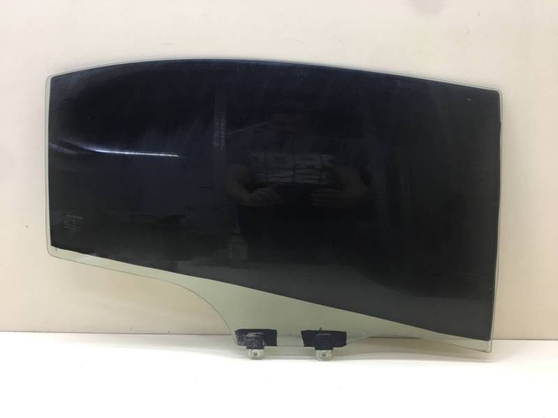 Стекло двери задней правой Honda Civic 4D 2006-2012