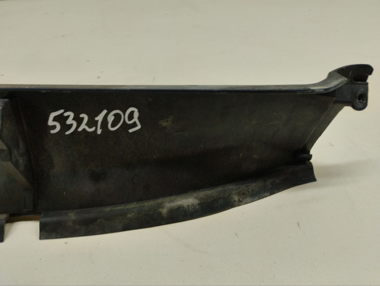 Накладка (кузов внутри) BMW 3-series E90/E91 2005-2011