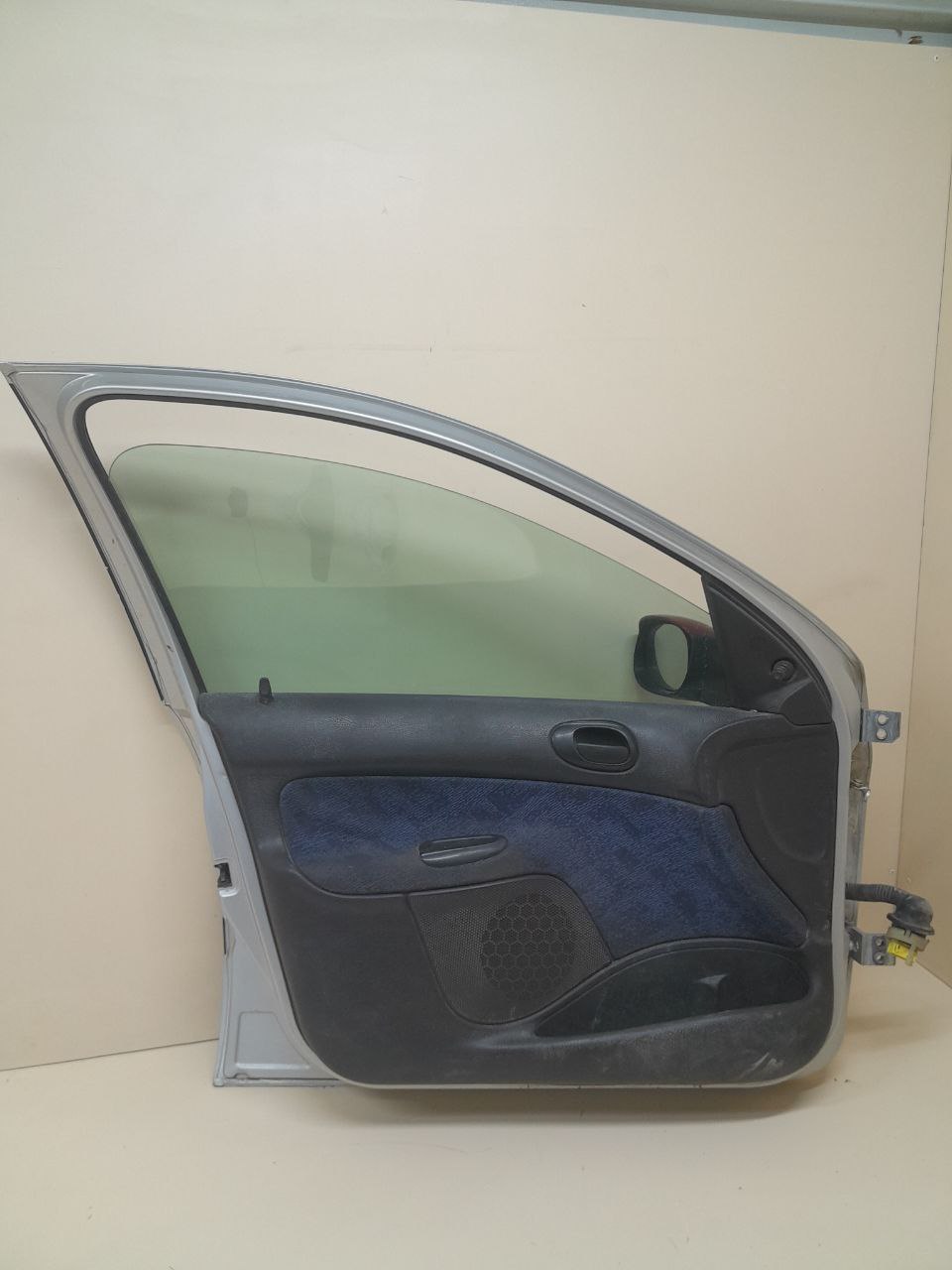 Дверь передняя левая Peugeot 206 1998-2012