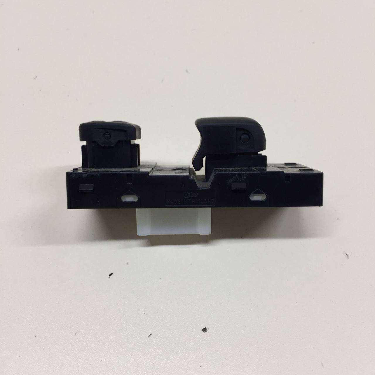 Кнопка стеклоподъемника Nissan Qashqai (J11) 2014> Кнопка стеклоподъемника Nissan Qashqai (J11) 2014>