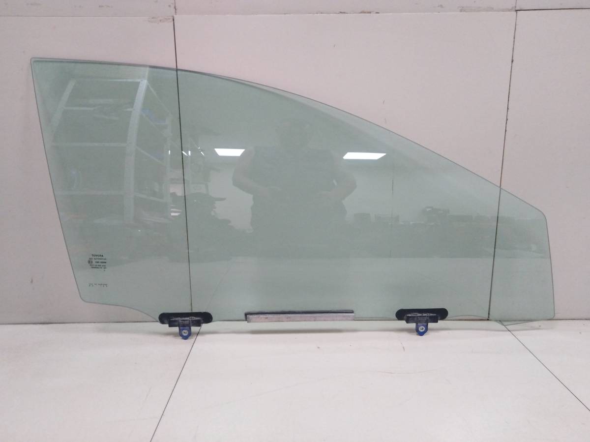 Стекло двери передней правой Toyota Auris (E180) 2012>