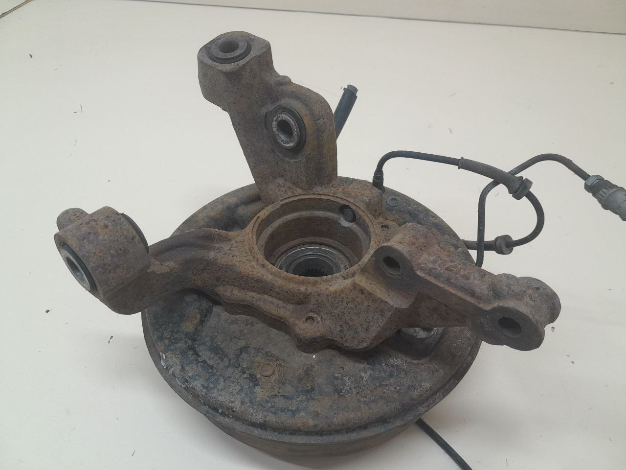 Кулак поворотный задний правый Nissan Terrano (D10) 2014>