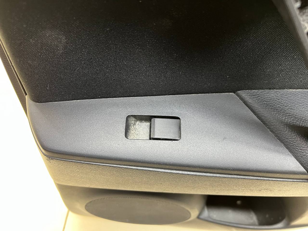 Обшивка двери задней правой Mazda Mazda 3 (BL) 2009-2013