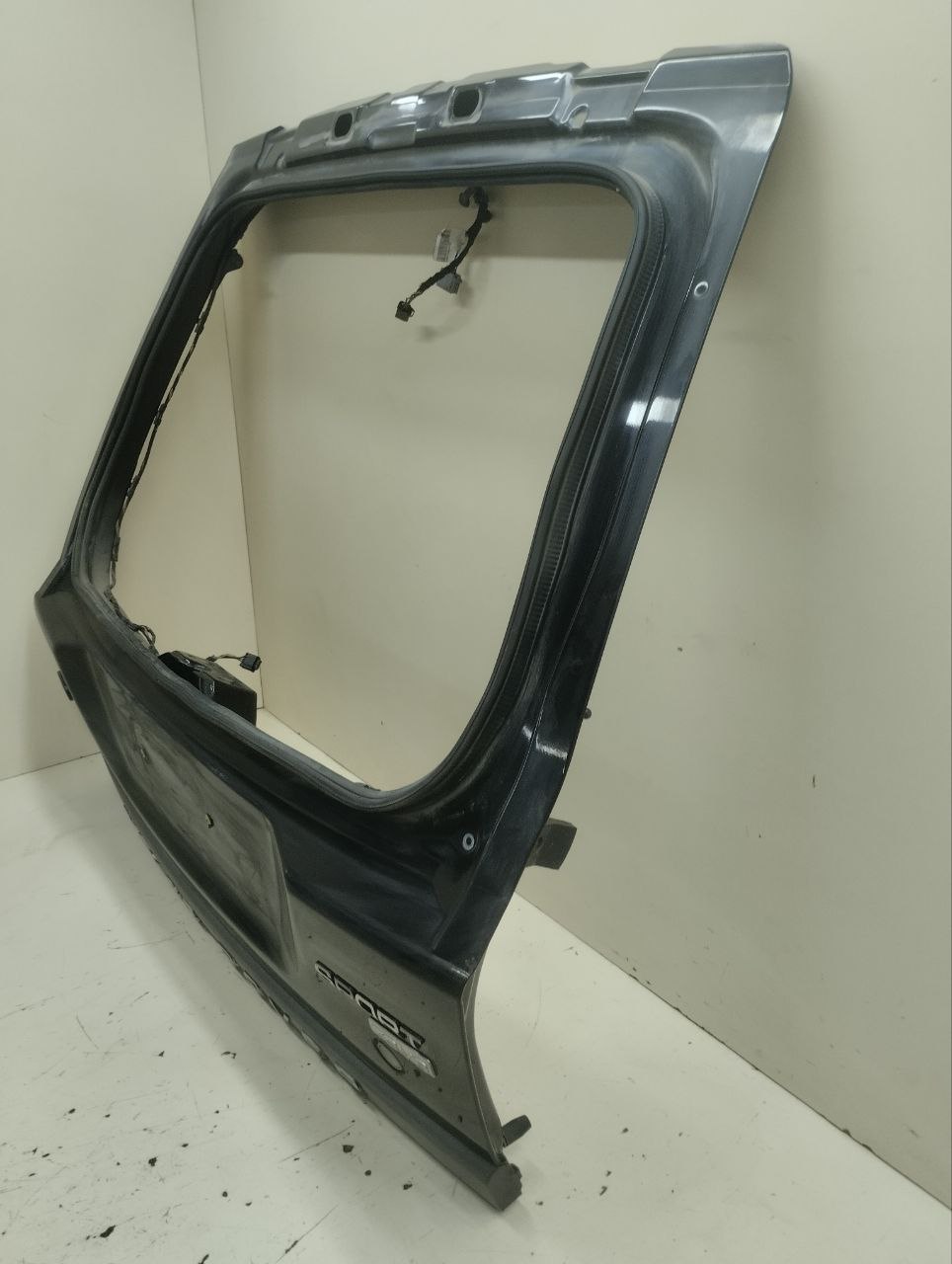 Дверь багажника Land Rover Range Rover Sport 2005-2012 Дверь багажника Land Rover Range Rover Sport 2005-2012