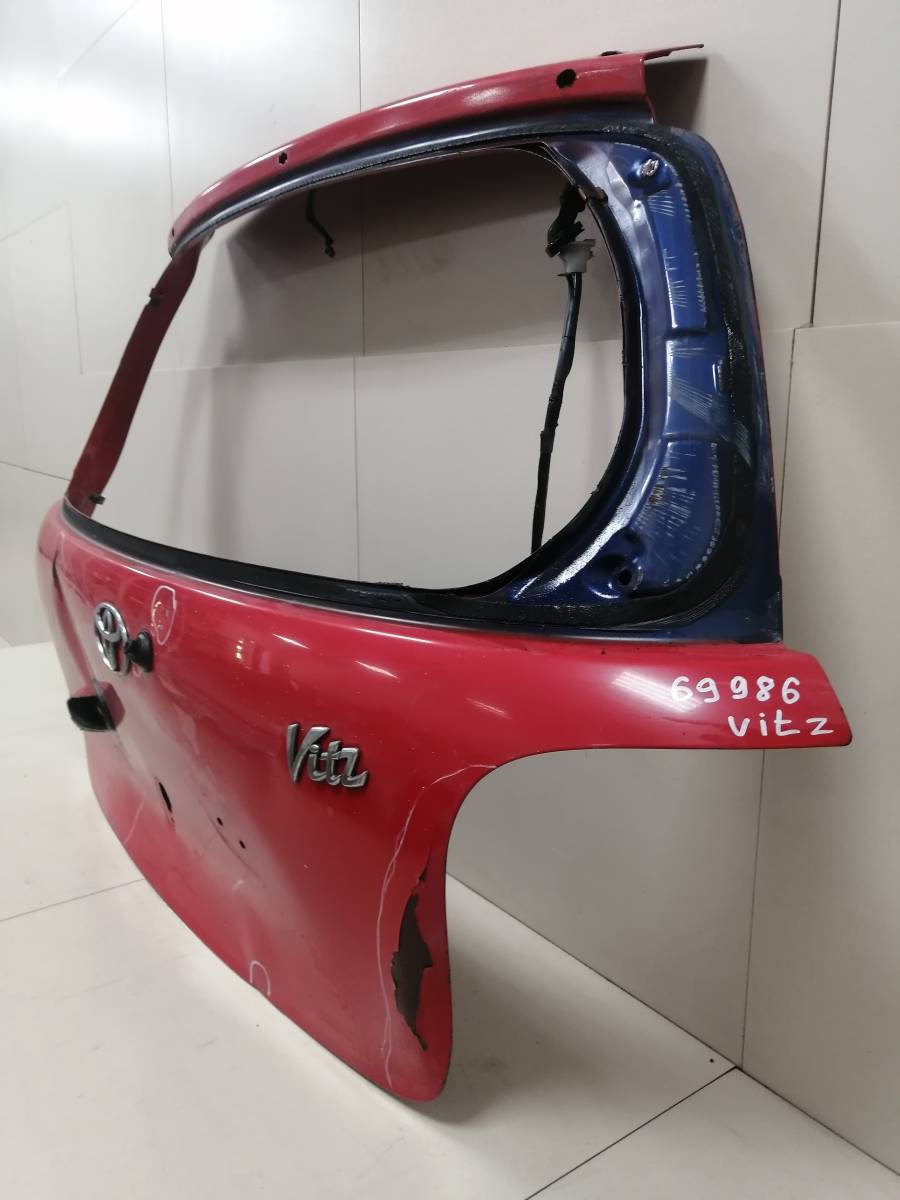 Дверь багажника Toyota Vitz (P10) 1999-2005 Дверь багажника Toyota Vitz (P10) 1999-2005