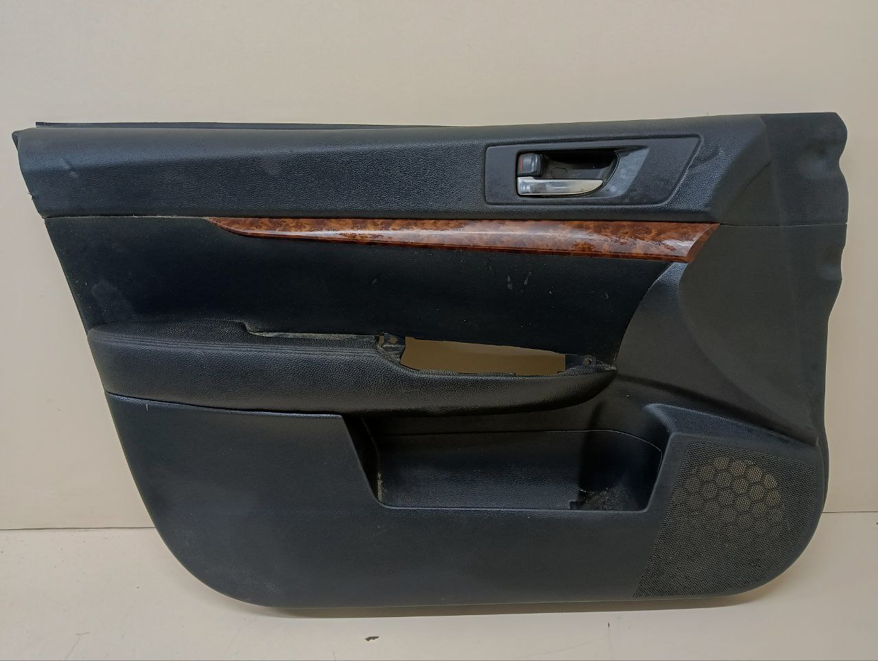 Обшивка двери передней левой Subaru Legacy (B14) 2010-2015