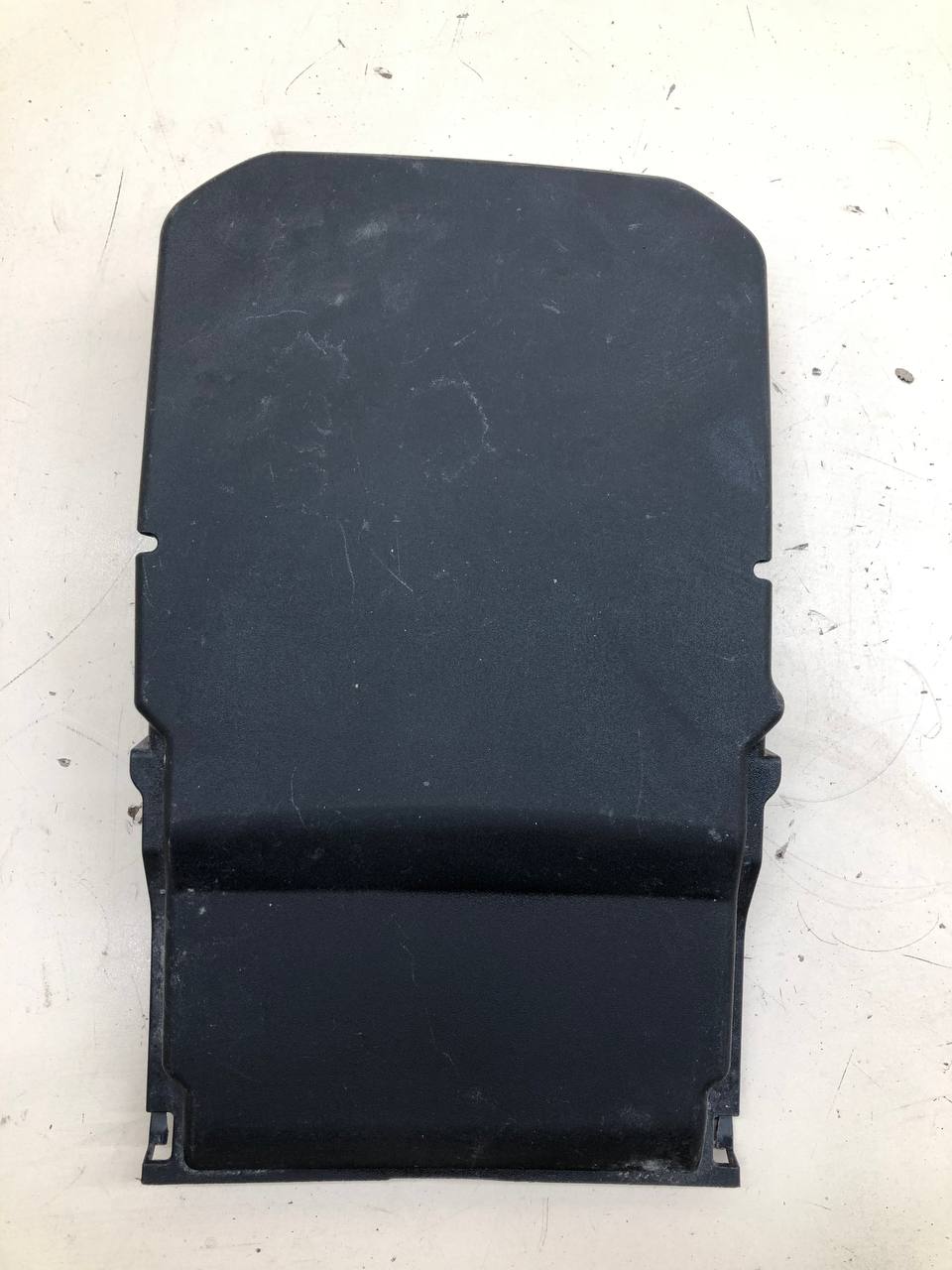 Крышка аккумулятора Ford C-MAX 2003-2010 Крышка аккумулятора Ford C-MAX 2003-2010