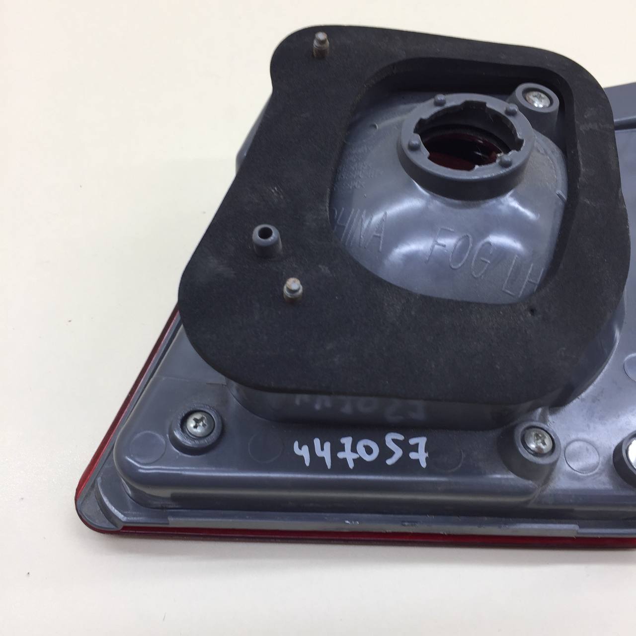 Фонарь задний внутренний левый Chevrolet Cruze (J300) 2009-2016