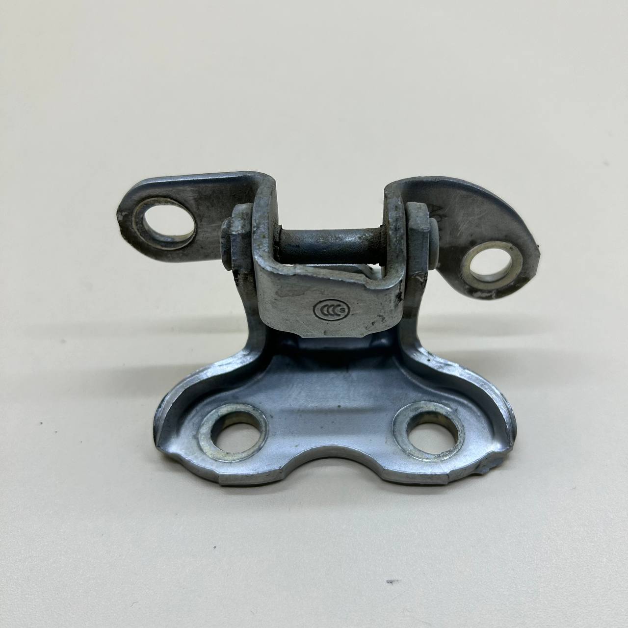 Петля двери задней правой верхняя Toyota Corolla E150 2006-2013 Петля двери задней правой верхняя Toyota Corolla E150 2006-2013